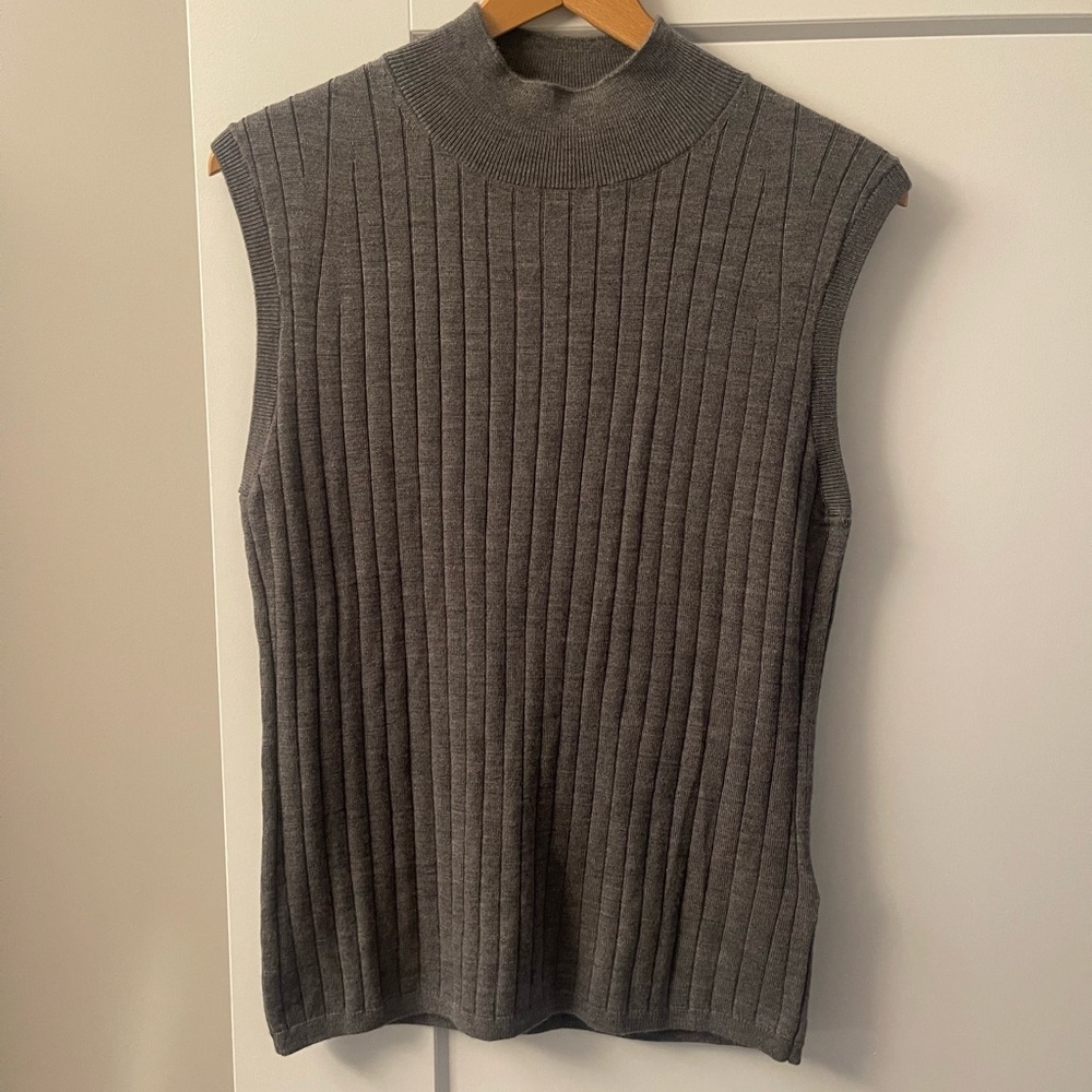 Gray Ribbed Sleeveless Sweater